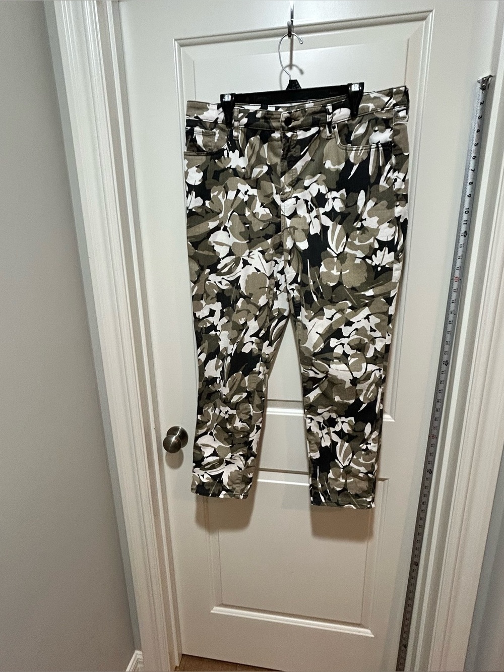 Chico’s size 2 or 14R SoSlimming Girlfriend Slim leg ankle Camo jeans. Like new